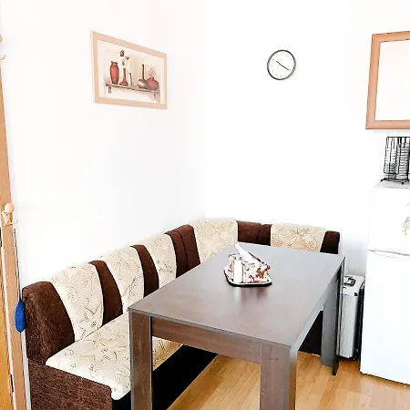 Apartman - Sunny Day 6 *